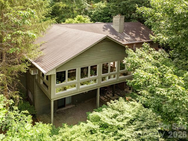 204 Greenleaf Drive, Flat Rock, NC 28731