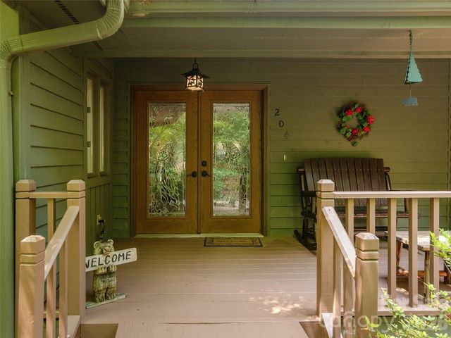 204 Greenleaf Drive, Flat Rock, NC 28731