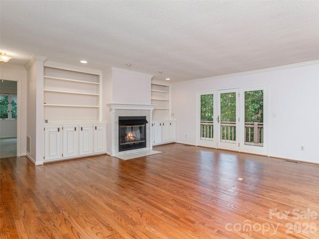 204 Greenleaf Drive, Flat Rock, NC 28731