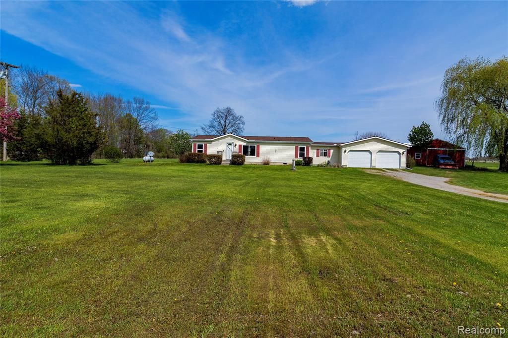 3800 Klam Road, Columbiaville, MI 48421