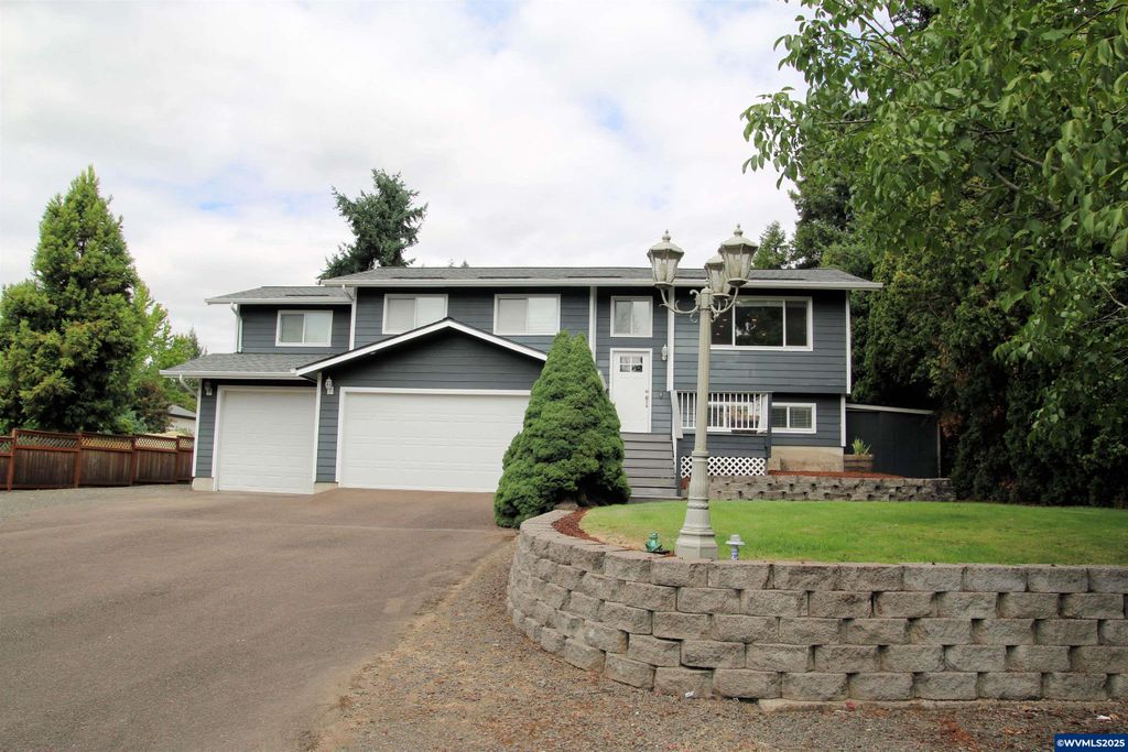 2511 Robinhood Ln NW, Albany, OR 97321