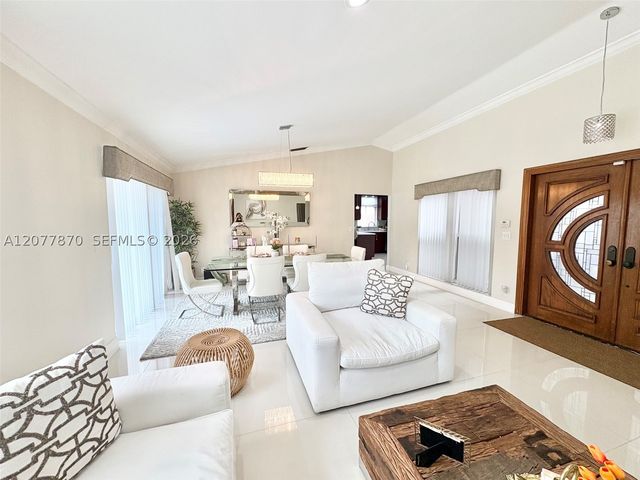 8541 NW 54th St, Lauderhill, FL 33351