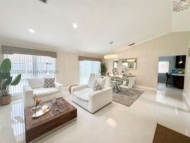 8541 NW 54th St, Lauderhill, FL 33351