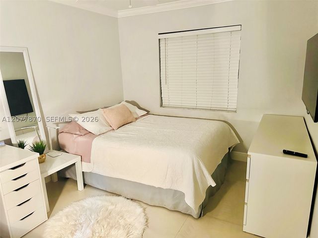 8541 NW 54th St, Lauderhill, FL 33351
