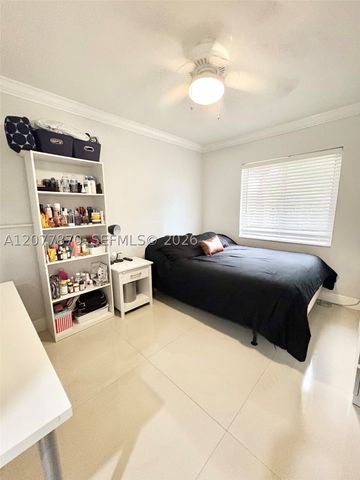 8541 NW 54th St, Lauderhill, FL 33351