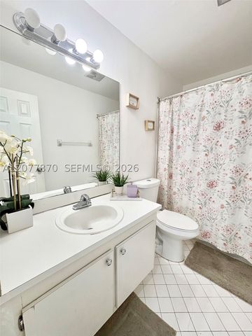 8541 NW 54th St, Lauderhill, FL 33351