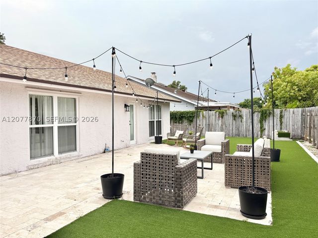8541 NW 54th St, Lauderhill, FL 33351