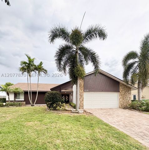 8541 NW 54th St, Lauderhill, FL 33351