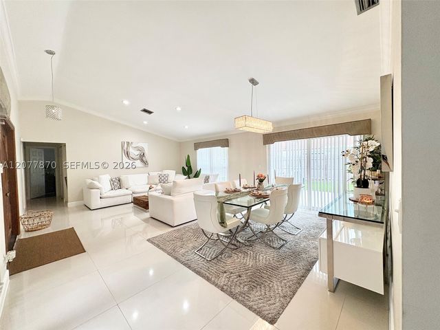 8541 NW 54th St, Lauderhill, FL 33351