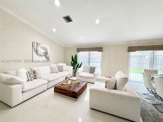 8541 NW 54th St, Lauderhill, FL 33351