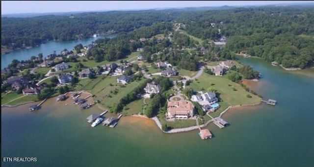 130 Red Grouse Drive, Lenoir City, TN 37772