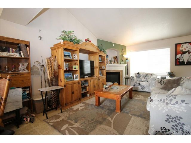 3014 Mariners Landing Dr, Evans, CO 80620