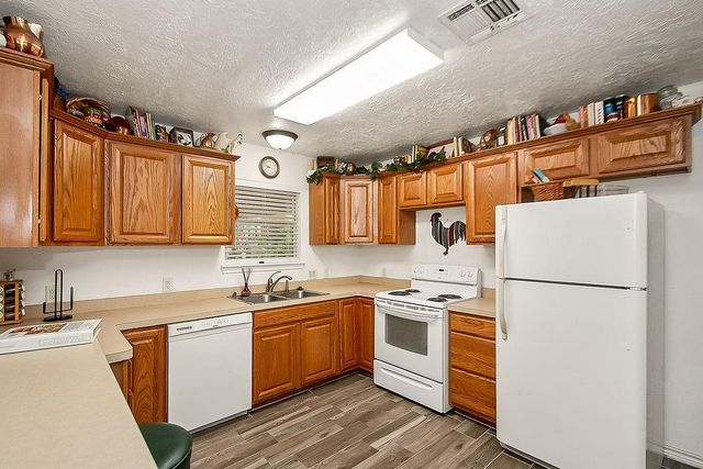 131 5th Street, San Leon, TX 77539