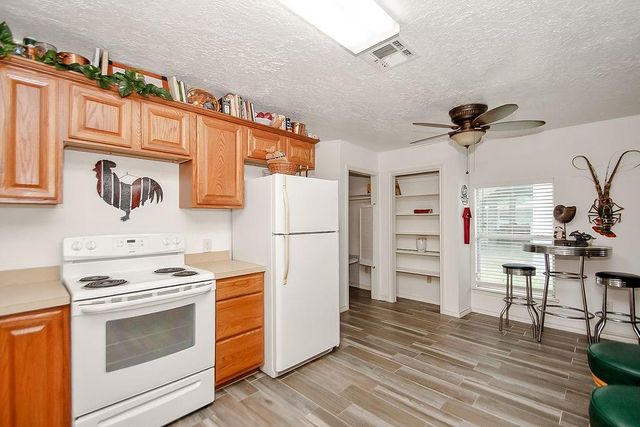 131 5th Street, San Leon, TX 77539