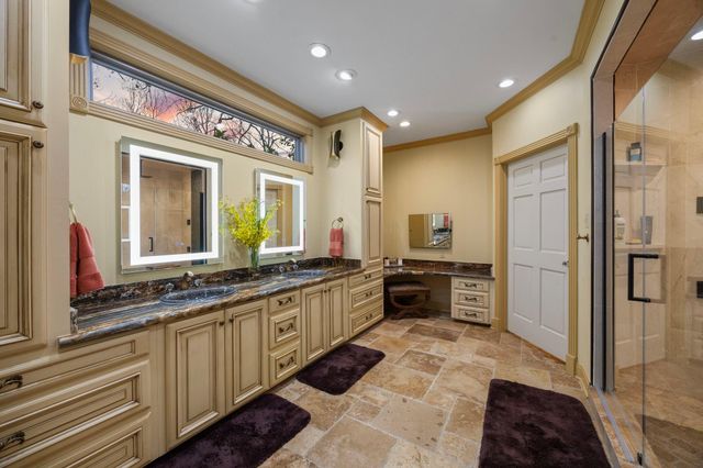 1524 Travis Street, Columbus, TX 78934