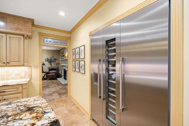 1524 Travis Street, Columbus, TX 78934