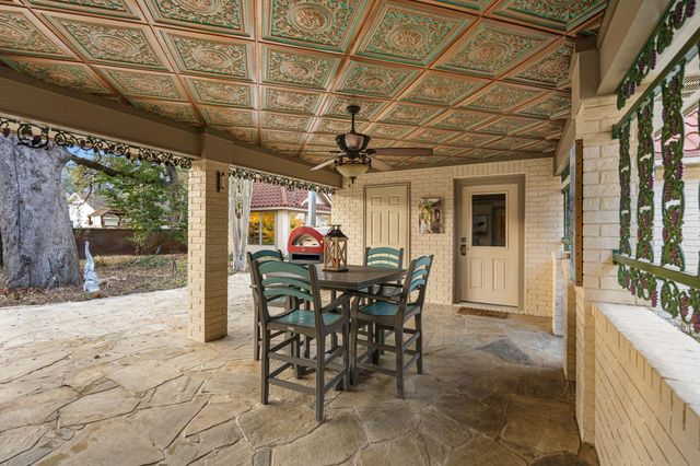 1524 Travis Street, Columbus, TX 78934