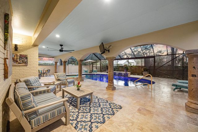 1524 Travis Street, Columbus, TX 78934