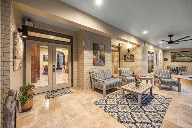 1524 Travis Street, Columbus, TX 78934