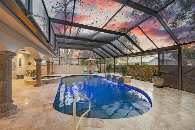 1524 Travis Street, Columbus, TX 78934