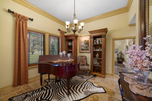 1524 Travis Street, Columbus, TX 78934