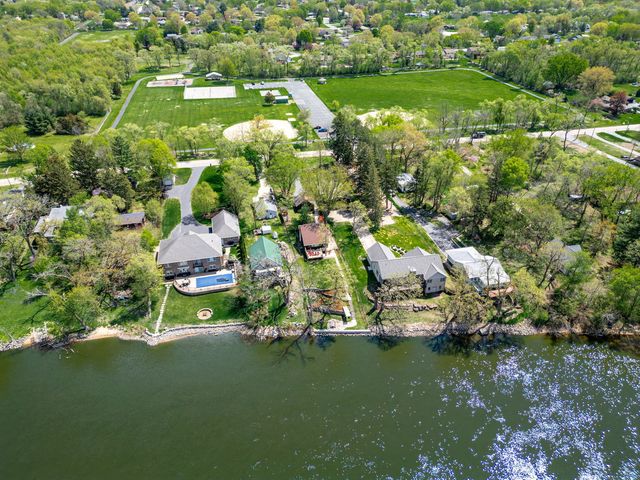 10632 Ventura Boulevard, Machesney Park, IL 61115