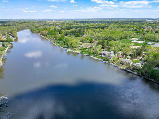 10632 Ventura Boulevard, Machesney Park, IL 61115