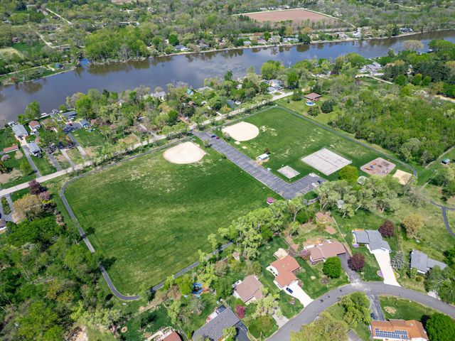 10632 Ventura Boulevard, Machesney Park, IL 61115