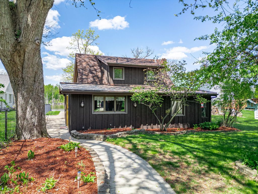 10632 Ventura Boulevard, Machesney Park, IL 61115