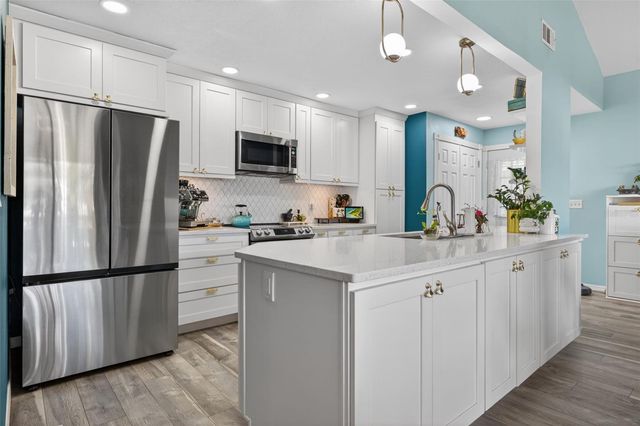 2902 LICHEN LANE D, Clearwater, FL 33760