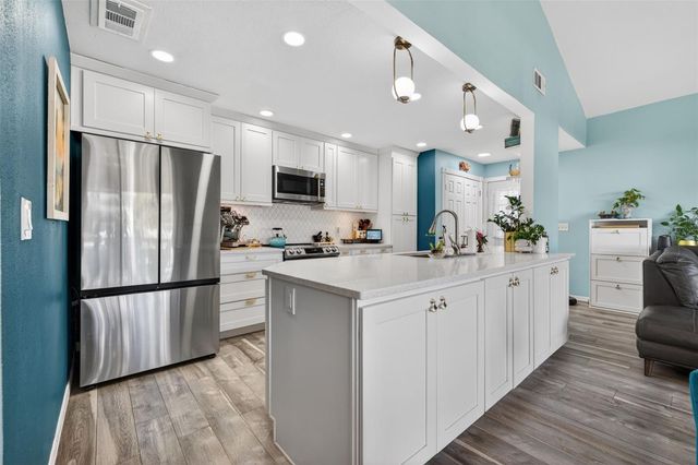 2902 LICHEN LANE D, Clearwater, FL 33760