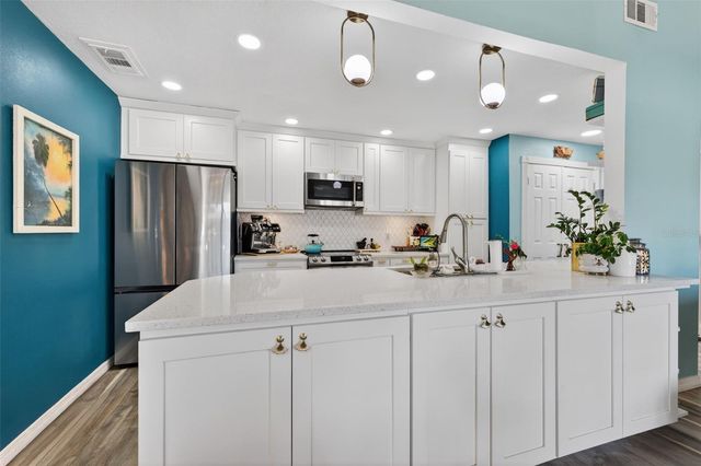 2902 LICHEN LANE D, Clearwater, FL 33760