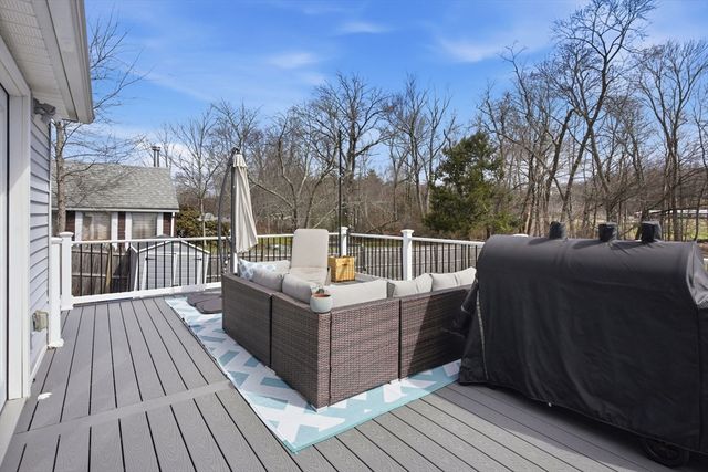 153 Elm St, East Longmeadow, MA 01028