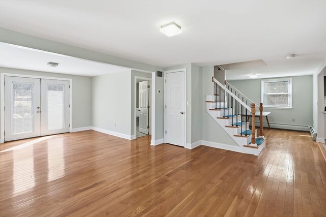 153 Elm St, East Longmeadow, MA 01028