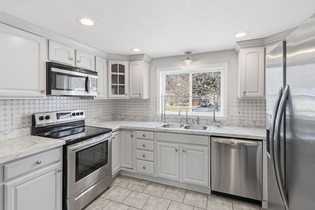 153 Elm St, East Longmeadow, MA 01028