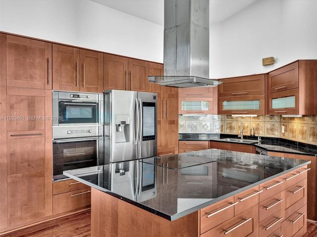 255 Somerset Way, Weston, FL 33326