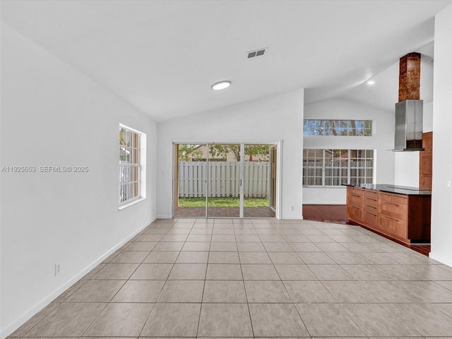 255 Somerset Way, Weston, FL 33326