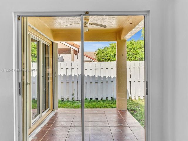 255 Somerset Way, Weston, FL 33326