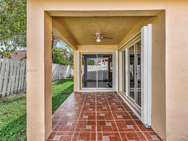 255 Somerset Way, Weston, FL 33326