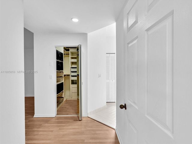 255 Somerset Way, Weston, FL 33326