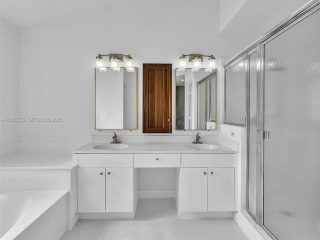 255 Somerset Way, Weston, FL 33326