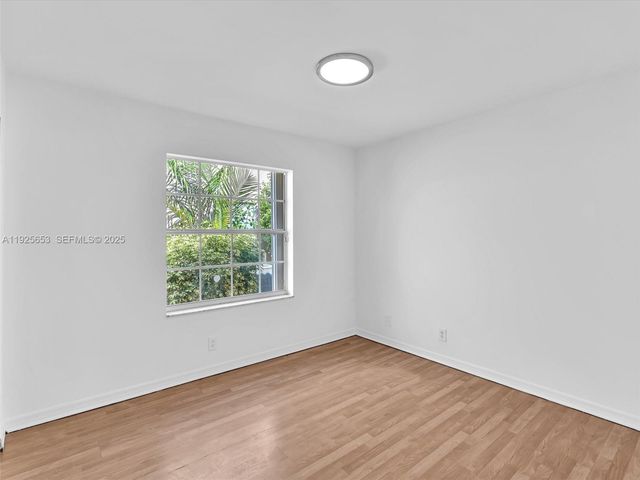 255 Somerset Way, Weston, FL 33326