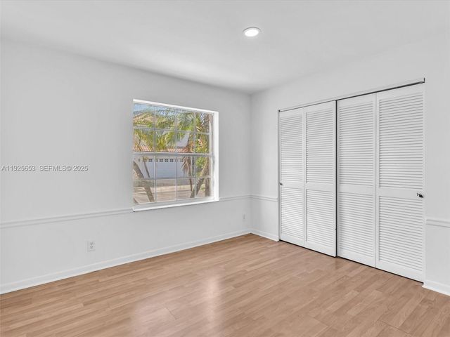 255 Somerset Way, Weston, FL 33326