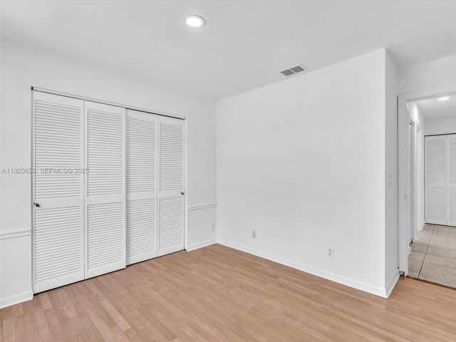 255 Somerset Way, Weston, FL 33326