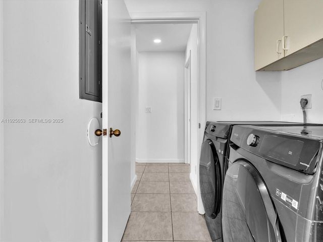 255 Somerset Way, Weston, FL 33326