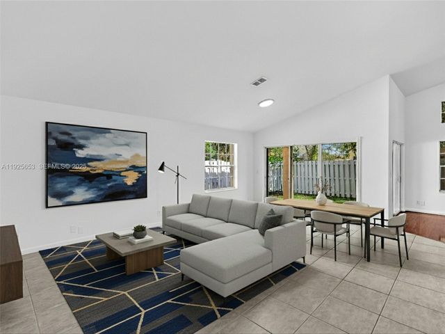 255 Somerset Way, Weston, FL 33326