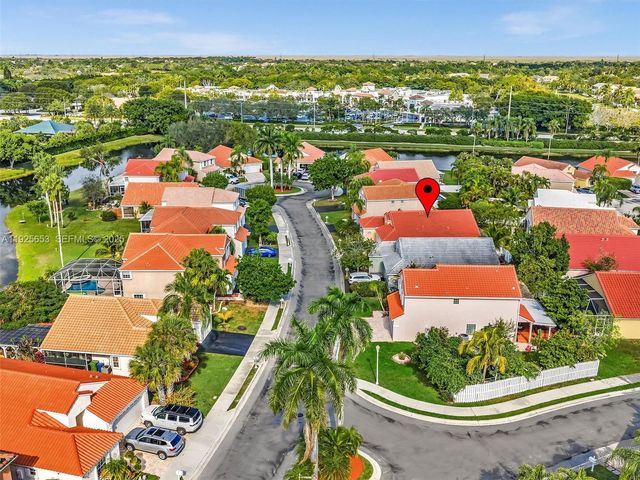 255 Somerset Way, Weston, FL 33326