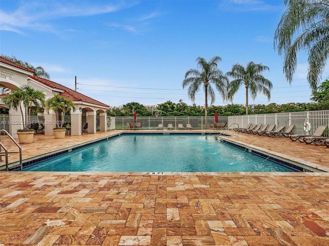 255 Somerset Way, Weston, FL 33326