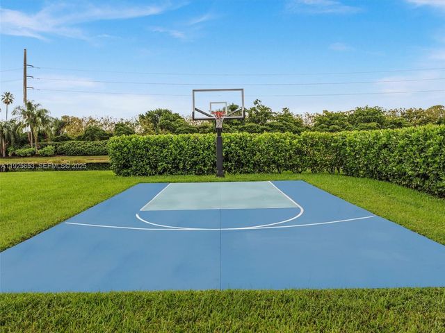 255 Somerset Way, Weston, FL 33326