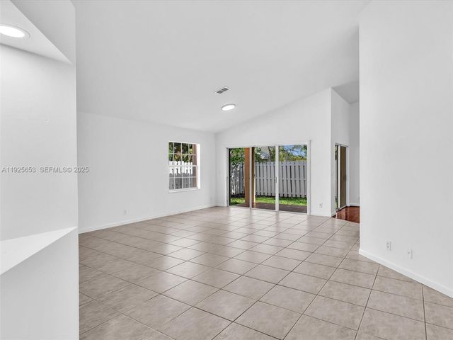 255 Somerset Way, Weston, FL 33326